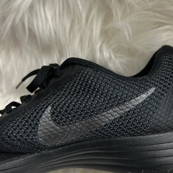 Nike Women's Revolution 3 Black Running Shoes, Size 8 - Picture 8 of 10